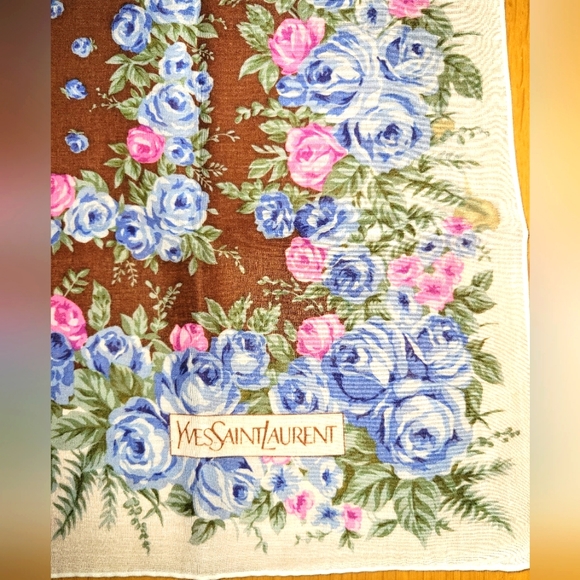 YSL Gorgeous vintage scarf - Picture 1 of 3